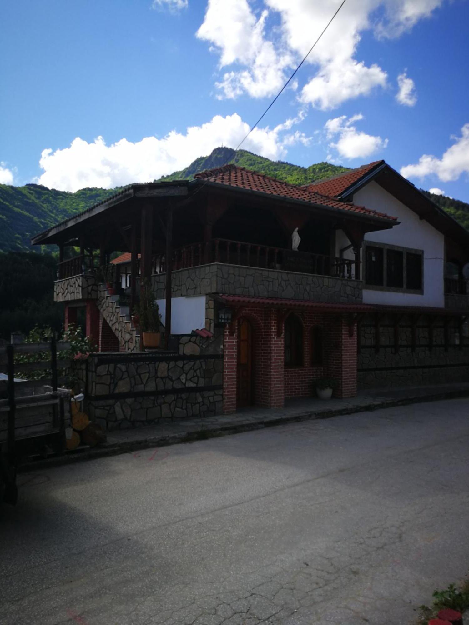 דבין Guest House St Mariya Magdalena מראה חיצוני תמונה